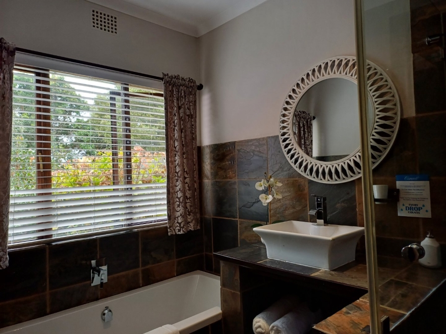 5 Bedroom Property for Sale in Wilderness Heights Western Cape